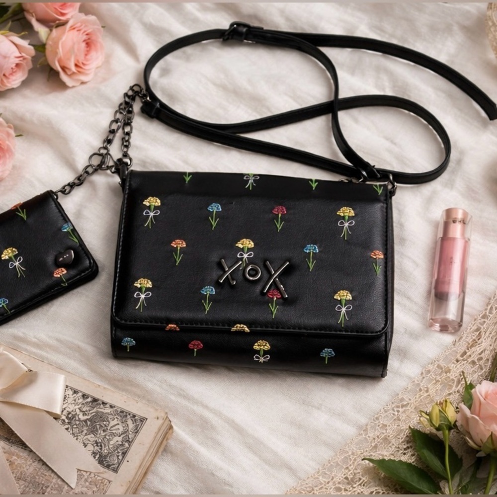 Betsey Johnson Sybil Floral Crossbody Bag Card Holder Whimsigoth Coquette
